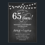 65e bruiloft Jubileum - Krijtbord Zwart Wit Kaart<br><div class="desc">65e bruiloft Jubileum uitnodiging. Zwart-wit ontwerp met krijtbordpatroon en sprookjesachtige lichtjes. Beschikt over een elegant script lettertype. Hoera voor 65 jaar! Kan worden gepersonaliseerd in elk jaar van het huwelijk! Stuur me een bericht als je nog meer maatwerk nodig hebt.</div>