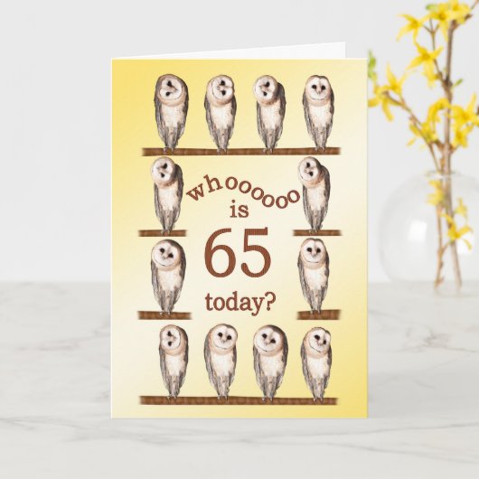 65e verjaardag, Curious uilen kaart. Kaart (Gele Bloem)