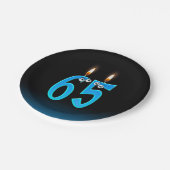 65e verjaardag met aangestoken kaarsnummers papieren bordje (Gekanteld)