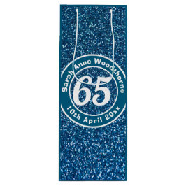 65e verjaardag met naam, leeftijd en datum wijn cadeautas