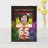 65e verjaardag met taart en kaarsen kaart (Gele Bloem)