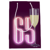 65e verjaardag Neon Sign with Wine Medium Cadeauzakje (Voorkant)