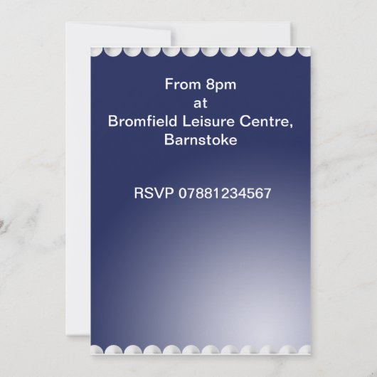 65e verjaardag Uitnodiging - Blauw & Zilver (Achterkant)