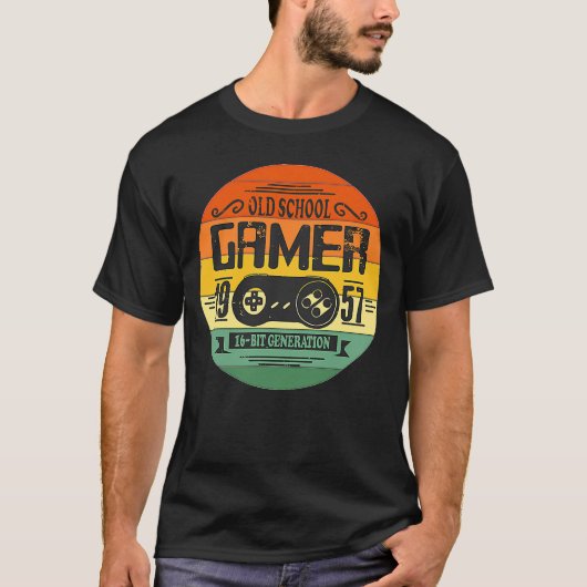 65e verjaardag van de Oude School Gamer 1957 65 ja T-shirt (Voorkant)