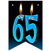 65e verjaardagskaarsen met oogballen vlaggetjes (Derde vlag)