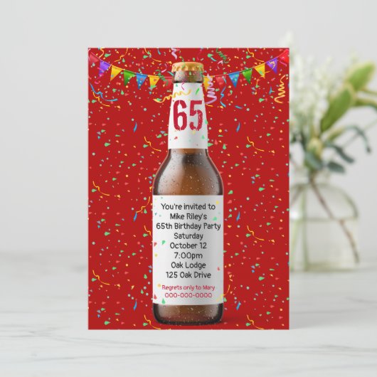 65th Birthday Party Beer Bottle Invitation Kaart (Staand voorkant)