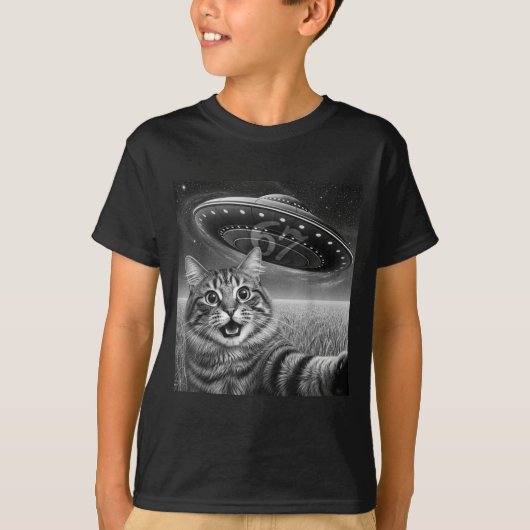 67 Cat Selfie With Alien Ufos Funny Cat Six Seven T-shirt (Voorkant)