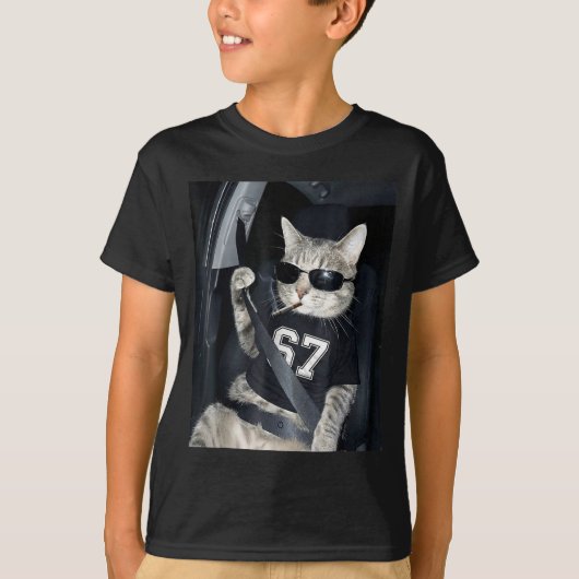 67 Cat Wearing Sungles Gen Alpha Smoking Cat  T-shirt (Voorkant)