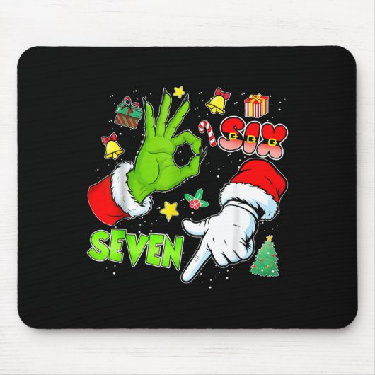 67 Christmas 6 7 Meme Elf Santa Pajamas Gen Alpha Muismat (Voorkant)