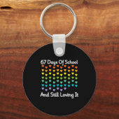 67 Days Of School And Still Loving It Rainbow Hear Sleutelhanger (Voorkant)