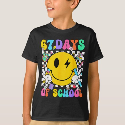 67 Days Of School Smile Face 67 Days Smarter Teach T-shirt (Voorkant)