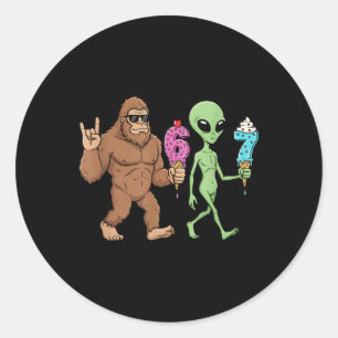 67 Drip Meme Grappige Zes Zeven Bigfoot Alien Sasq Ronde Sticker