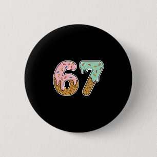 67 Ijs 67 Meme Grappige Zes Zeven Gen Alpha Mannen Ronde Button 5,7 Cm