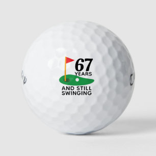 67 jaar en nog steeds swingende grappige 67e verja golfballen