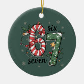 67 Kerstlichtjes Zes Zeven Vakantie Grappige Meme Keramisch Ornament (Voorkant)