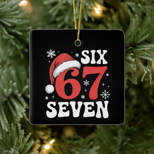 67 Kerstman Hoed Kerstmis Zes Zeven Grappige Uitsp Keramisch Ornament (Boom)