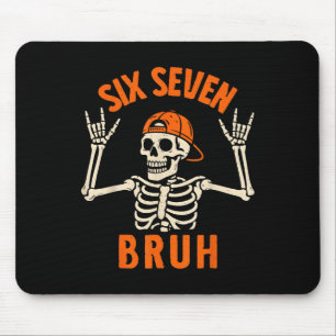 67 Meme 6 7 Grappige Halloween Skelet Rock On Zes Muismat