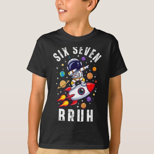 67 Meme Astronaut Dabbing In Space Funny Six Seven T-shirt (Voorkant)