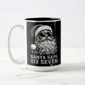 67 Meme Funny Santa Says Six Seven Christmas Tweekleurige Koffiemok (Links)