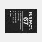 67 Meme Leuk Feit - Six Seven Gen Alpha Z Grappig  Fleece Deken (Voorkant (Horizontaal))