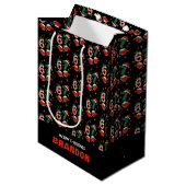 67 Meme Six Seven Kerst Kinderen Naam Medium Cadeauzakje (Voorkant Gekanteld)
