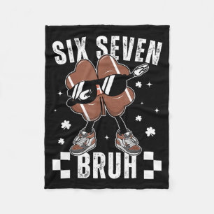 67 Meme Zes Zeven Bruh Klaver Voetbal St Patrick Fleece Deken