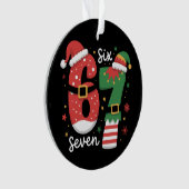 67 Meme Zes Zeven Elf Kerstmis Kerstman Hoed Ornament (voorkant)