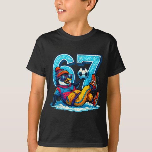 67 Pinguïn Voetbal Grappig Winter Meme Cadeau T-shirt (Voorkant)