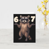 67 Raccoon 6-7 Hands Se Funny Gen Alpha Kids Teens Kaart (Gele Bloem)