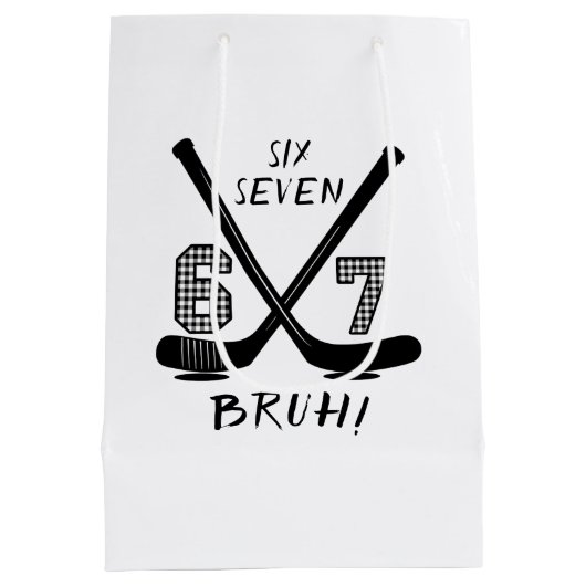 67 Six Seven Funny Meme Brain Rot Meme Medium Cadeauzakje (Achterkant)