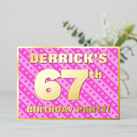67e Birthday Party — Fun roze harten en stripes Folie Uitnodiging (Staand Voorkant)