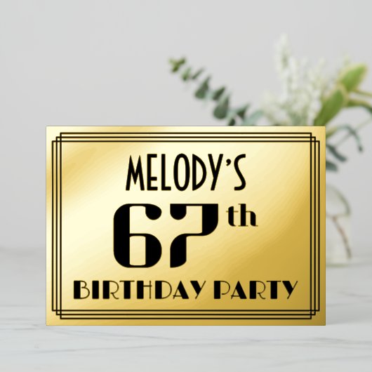 67e verjaardag: Art Deco Kijk "67" en naam Folie Uitnodiging (Staand Voorkant)