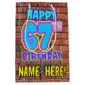 67e verjaardag: Fun, Urban Graffiti geïnspireerd K Medium Cadeauzakje (Voorkant)