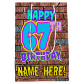 67e verjaardag: Fun, Urban Graffiti geïnspireerd K Medium Cadeauzakje (Achterkant)