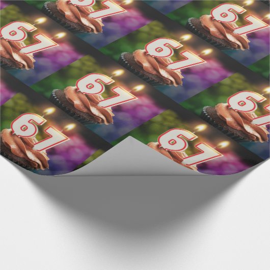 67e verjaardag met kaarsen cadeaupapier (Hoek)