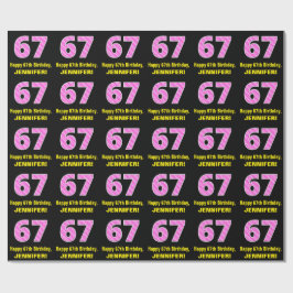 67e verjaardag: roze strepen en harten "67" + naam cadeaupapier