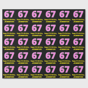 67e verjaardag: roze strepen en harten "67" + naam cadeaupapier