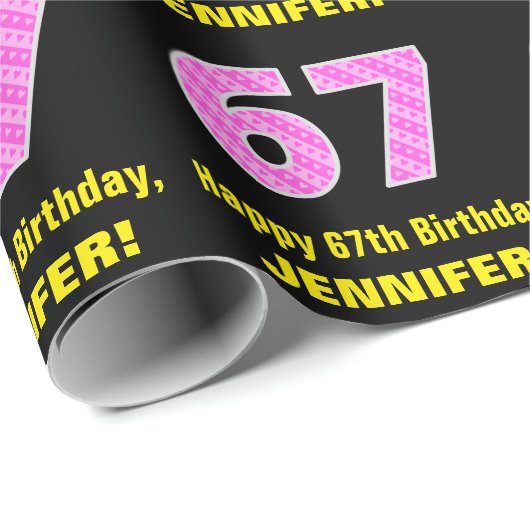 67e verjaardag: roze strepen en harten "67" + naam cadeaupapier (Rol Hoek)