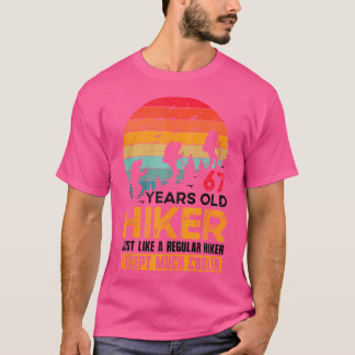 67e Verjaardag Wandelaar Mountain 67 jaar oud Wand T-shirt