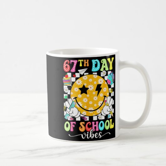 67th Day Of School Vibes 67 Days Smarter Teacher B Koffiemok (Rechts)