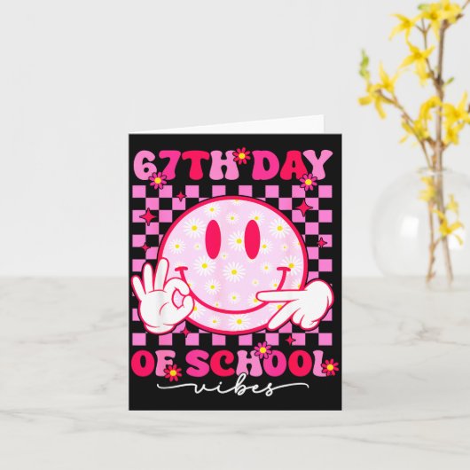 67th Day Of School Vibes 67 Meme Cute Smile Face T Kaart (Gele Bloem)
