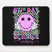 67th Day Of School Vibes Groovy Retro 100 Days Of  Muismat (Voorkant)