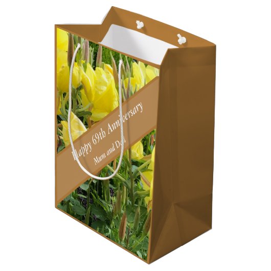 69e Jubileum bewerkbare avondprimrose Medium Cadeauzakje (Achterkant Gekanteld)