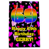 69e verjaardag: Beeldende harten Patroon, Regenboo Medium Cadeauzakje (Voorkant)