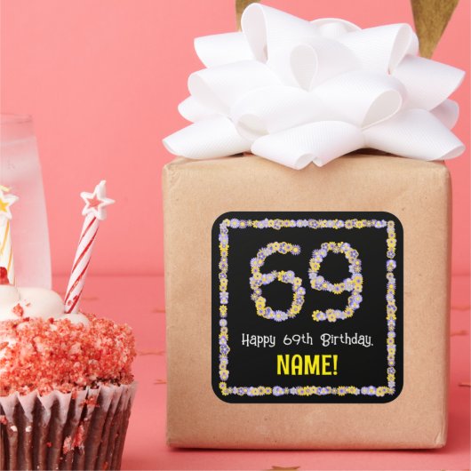 69e verjaardag: Floral Flowers Number, Custom Name Vierkante Sticker (Feest)