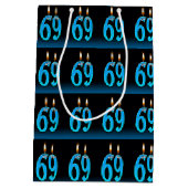 69e verjaardag met oogbolkaarsen medium cadeauzakje (Achterkant)