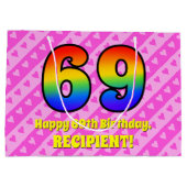 69e verjaardag: Roze strips & harten, regenboognr. Groot Cadeauzakje (Achterkant)