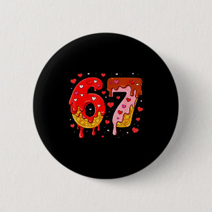 6 7 Cream Drip Six Seven Meme Valentijnsdag Mannen Ronde Button 5,7 Cm