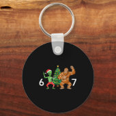 6 7 Meme Christmas Alien Sasquatch Six Seven Fun  Sleutelhanger (Voorkant)