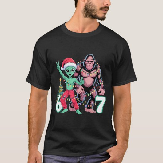 6 7 Meme Christmas Alien Sasquatch Six Seven Fun  T-shirt (Voorkant)